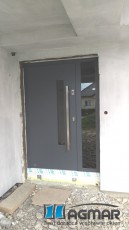 drzwi aluminiowe DAKO RAL7012, czytnik linii papilarnych