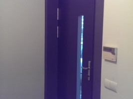 drzwi aluminiowe nakładkowe z naświetlami, model NILA, RAL7016, datale stal nierdzewna