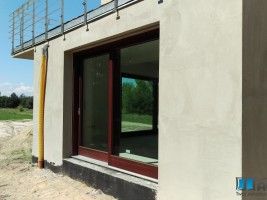 okna drewniane, okna sosna, kolor Merbau, drzwi przesuwne HST