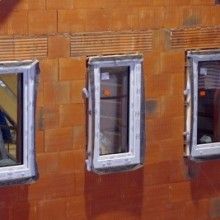 okna w warstwie izolacji